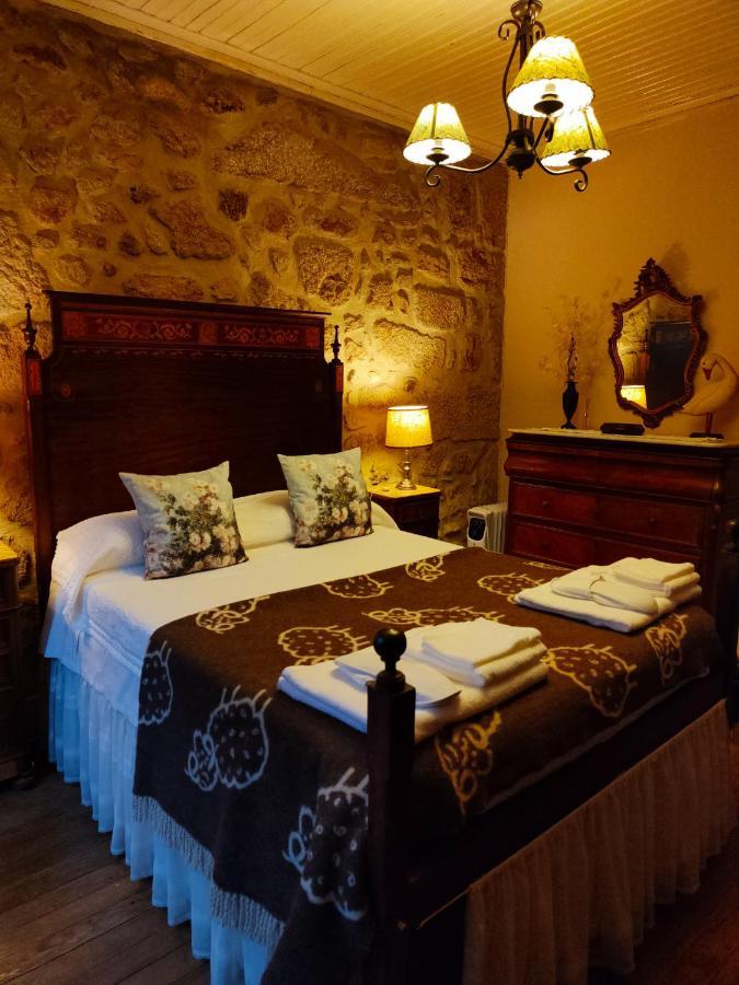 Lugar Da Pedra Alta - B&B - Private Historical Villa Melo Eksteriør bilde