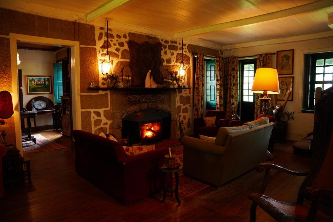 Lugar Da Pedra Alta - B&B - Private Historical Villa Melo Eksteriør bilde