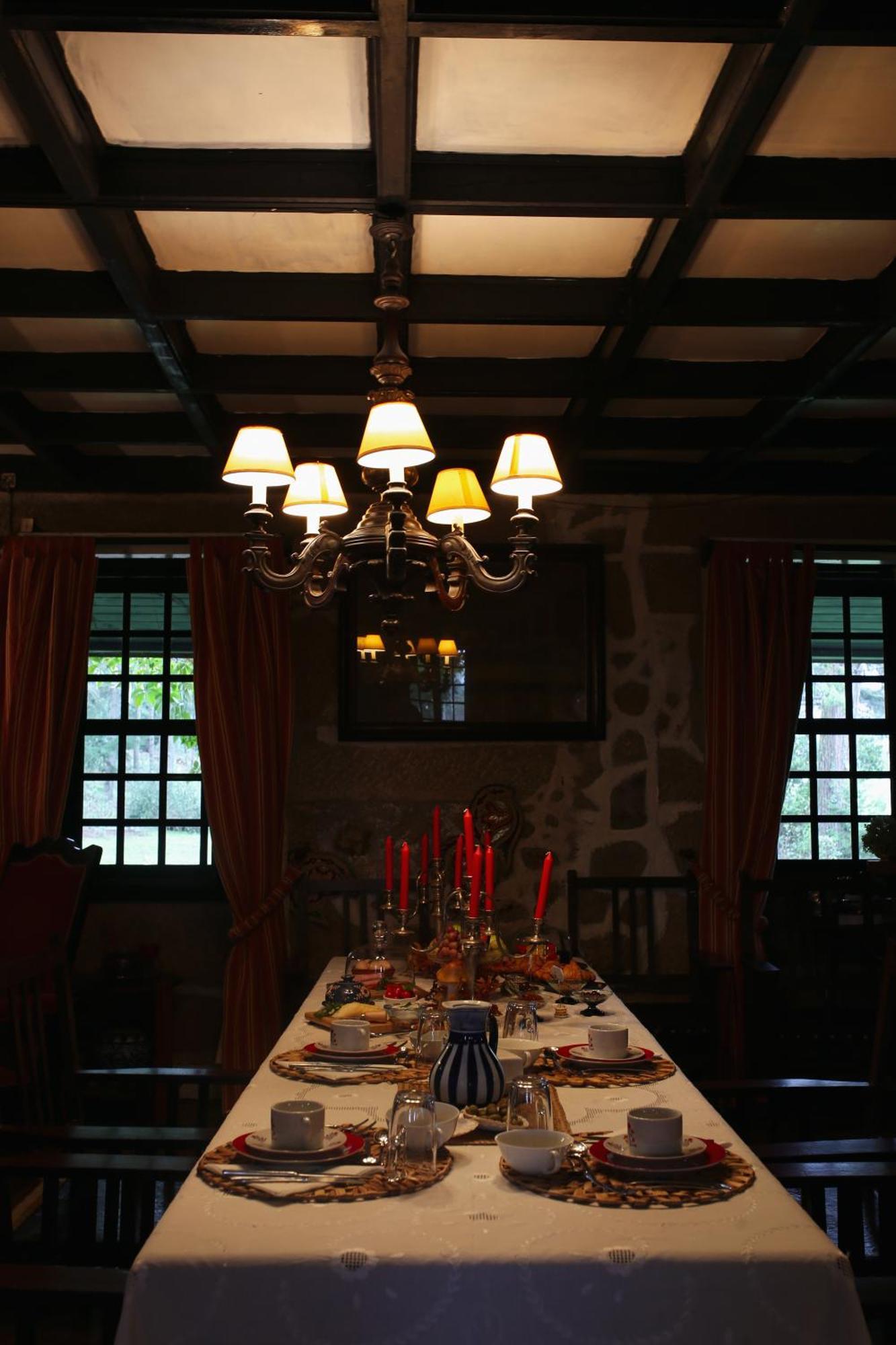 Lugar Da Pedra Alta - B&B - Private Historical Villa Melo Eksteriør bilde